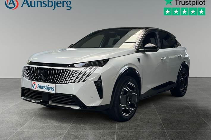 Hvid Peugeot e-3008 fra 2024 set udefra