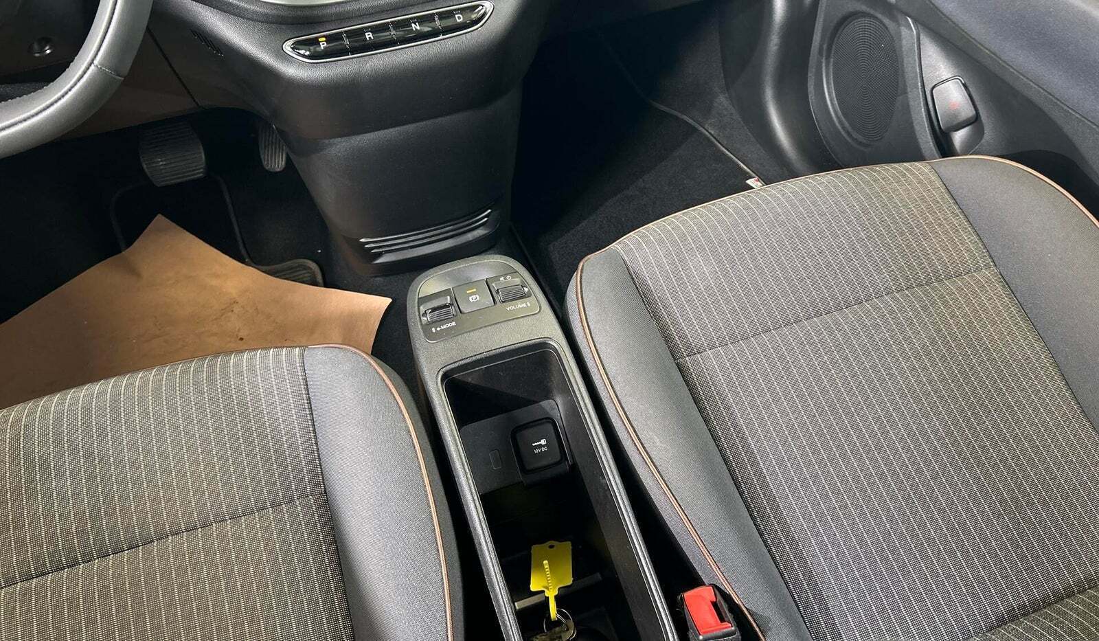 Blå Fiat 500e fra 2023