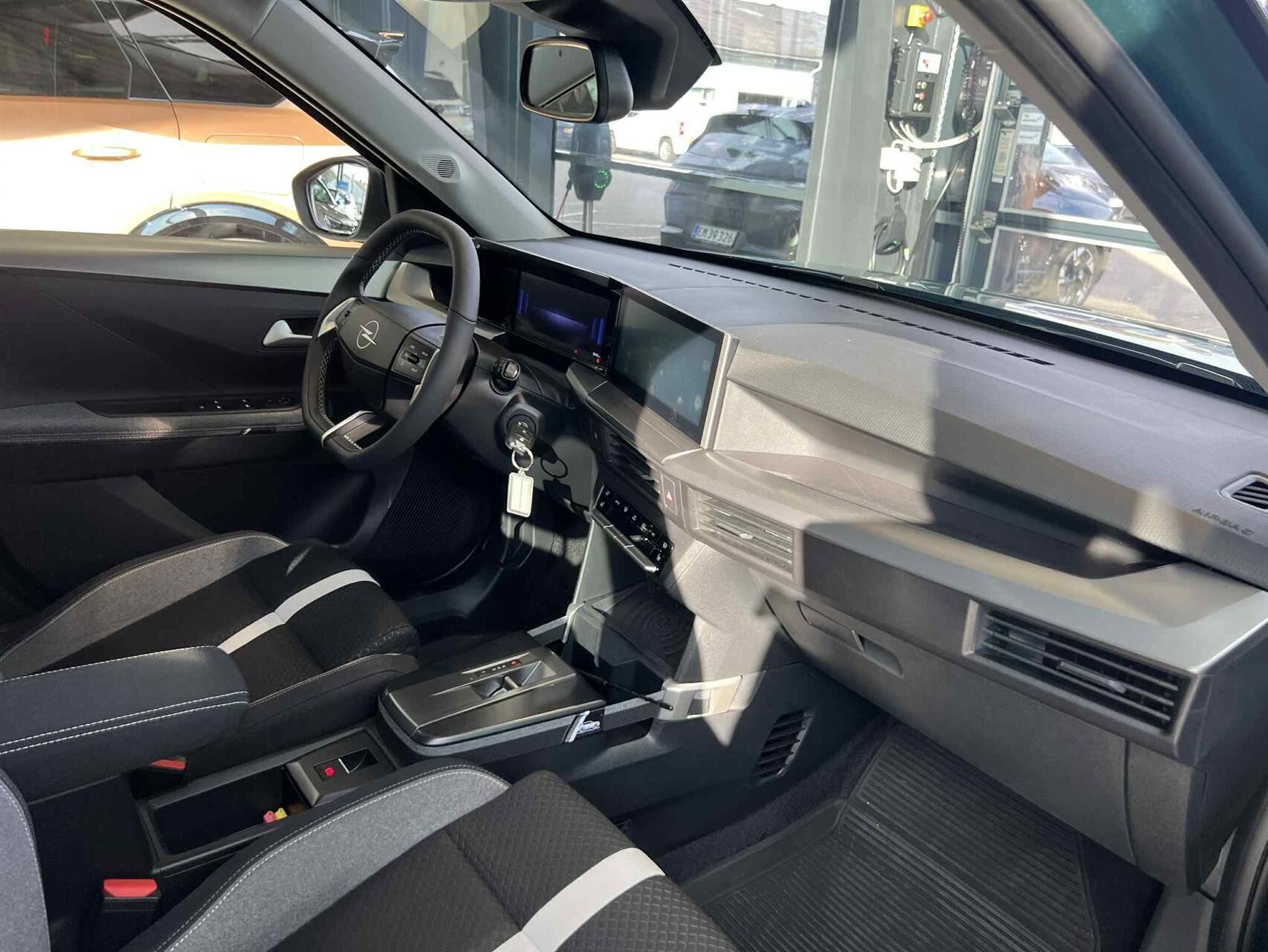 Grøn Opel Frontera fra 2025