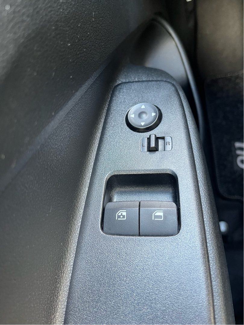 Hvid Hyundai i10 fra 2023