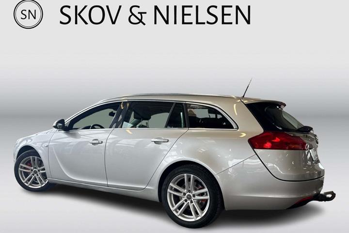 Sølv Opel Insignia fra 2010