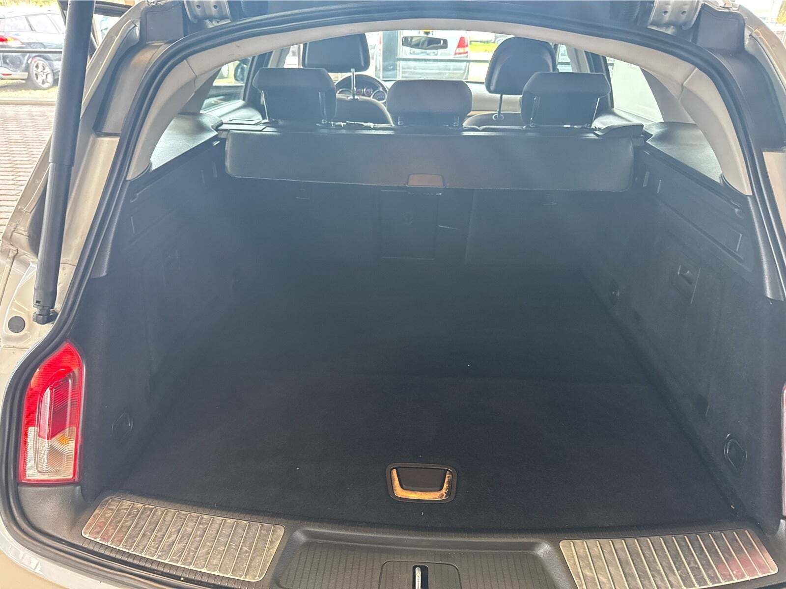 Sølv Opel Insignia fra 2010