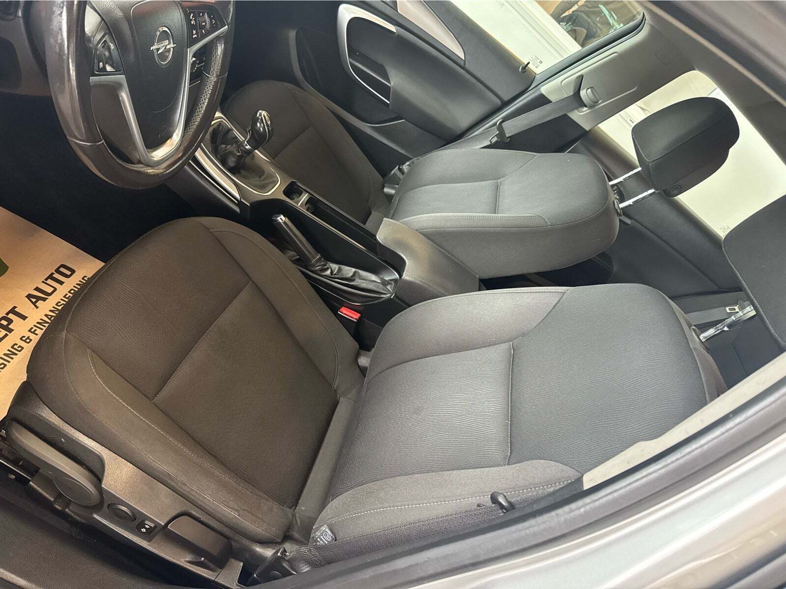 Sølv Opel Insignia fra 2010