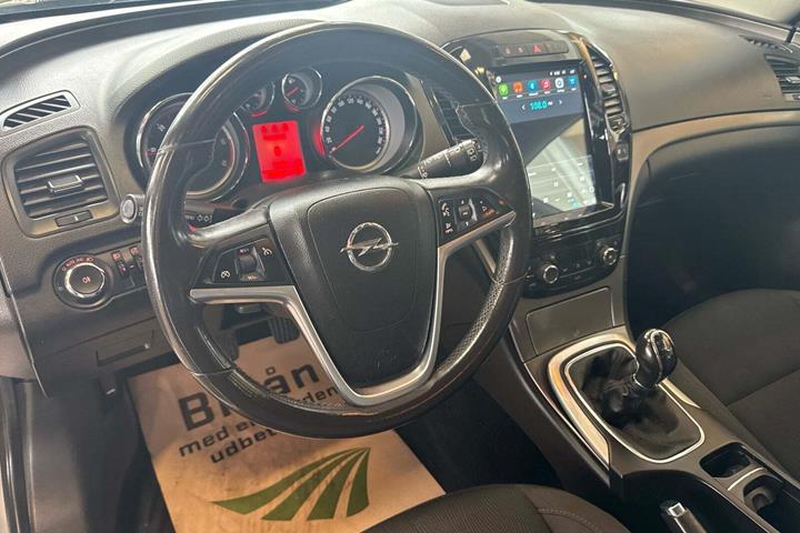 Sølv Opel Insignia fra 2010