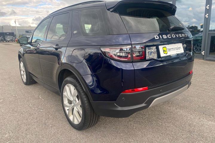Blå Land Rover Discovery Sport fra 2023