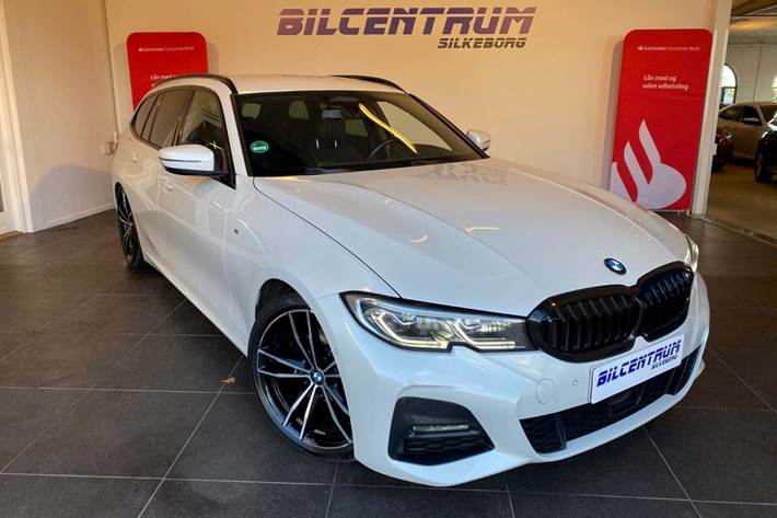 Hvid BMW 320d fra 2020 set udefra