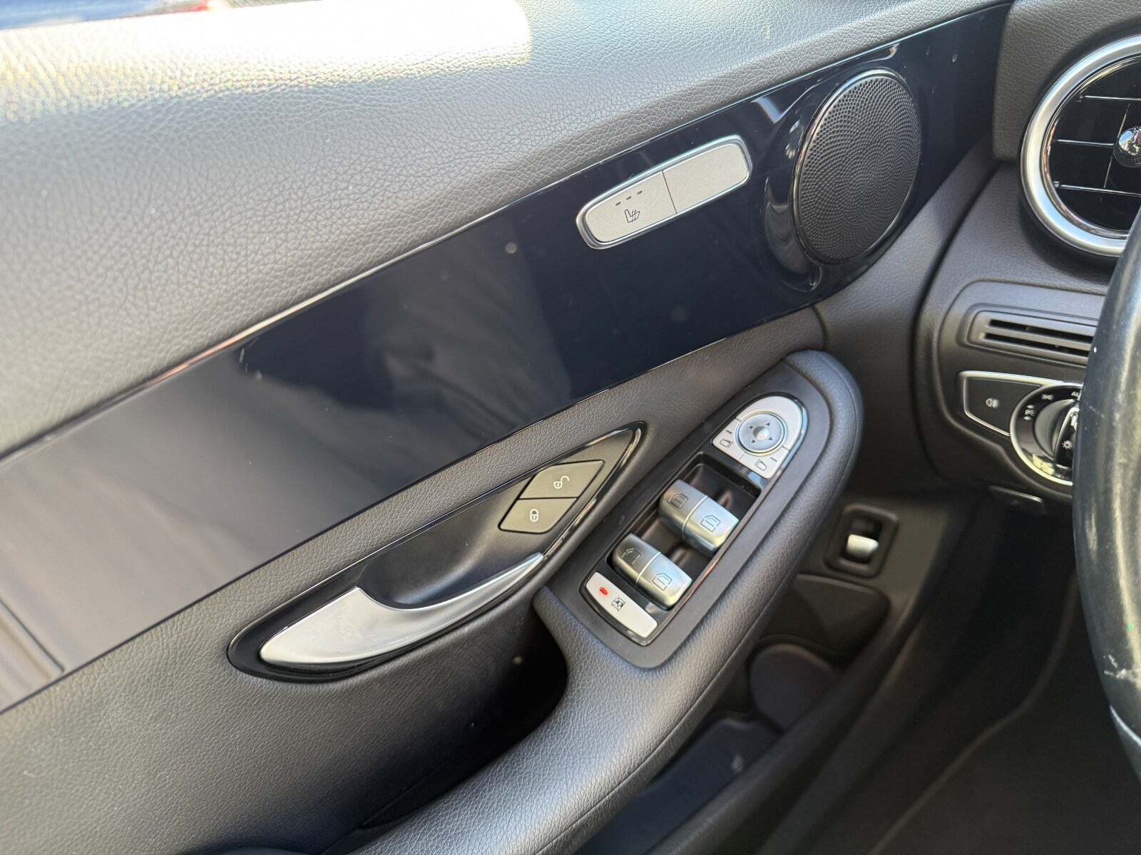 Hvid Mercedes C350 e fra 2016