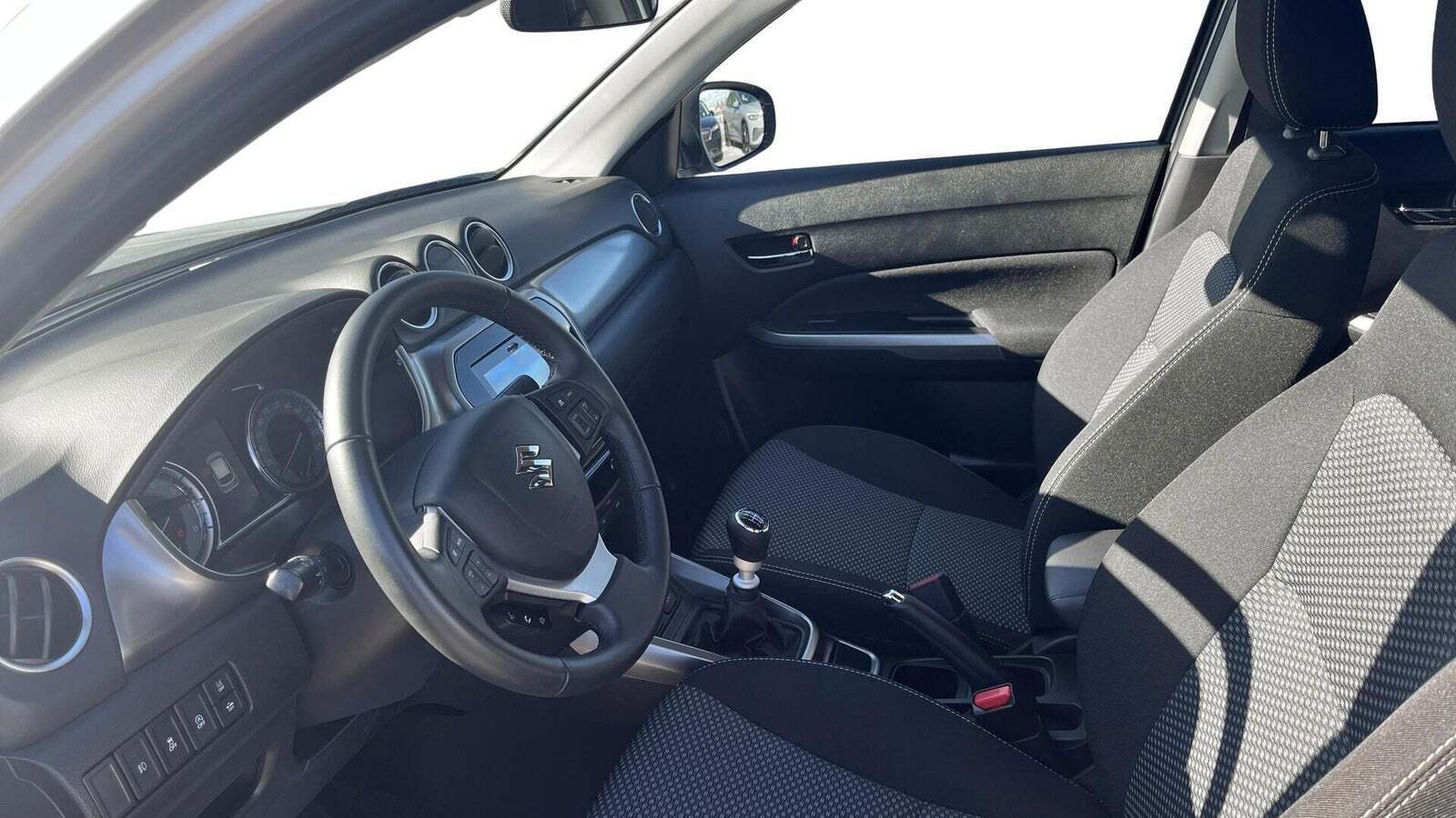 Suzuki Vitara 1,4 mHybrid Active