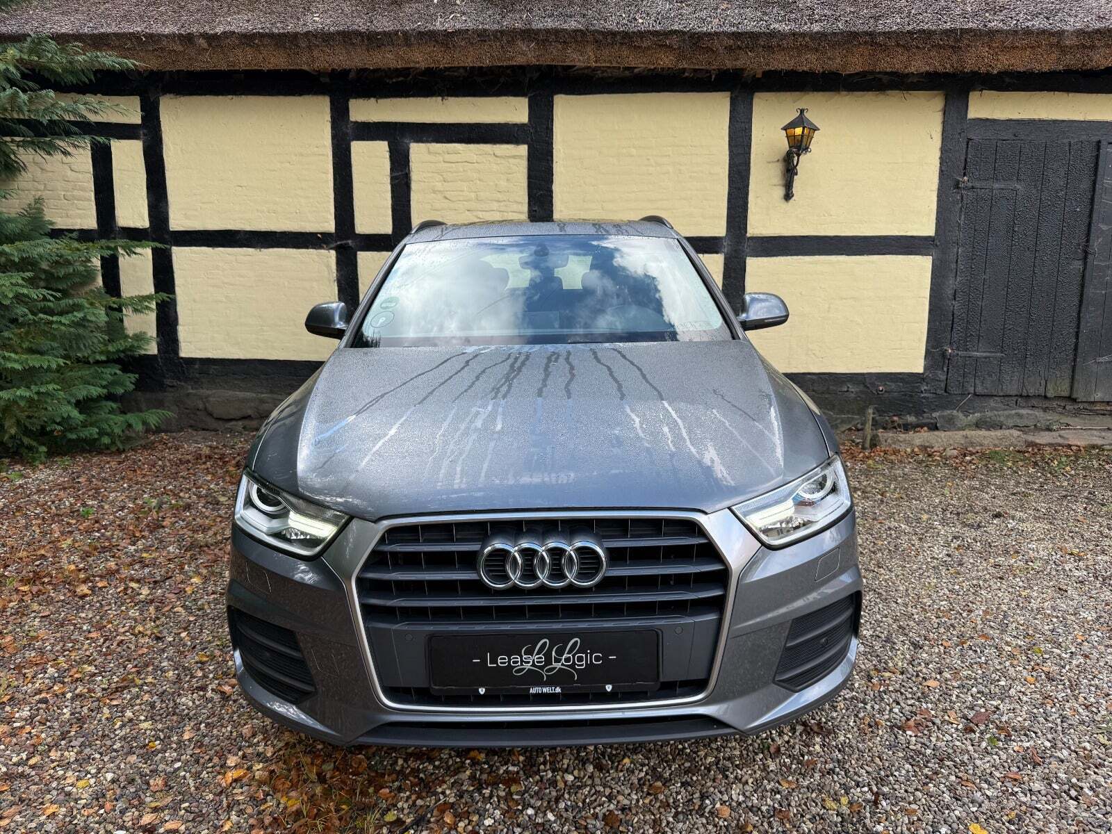Sølv Audi Q3 fra 2018