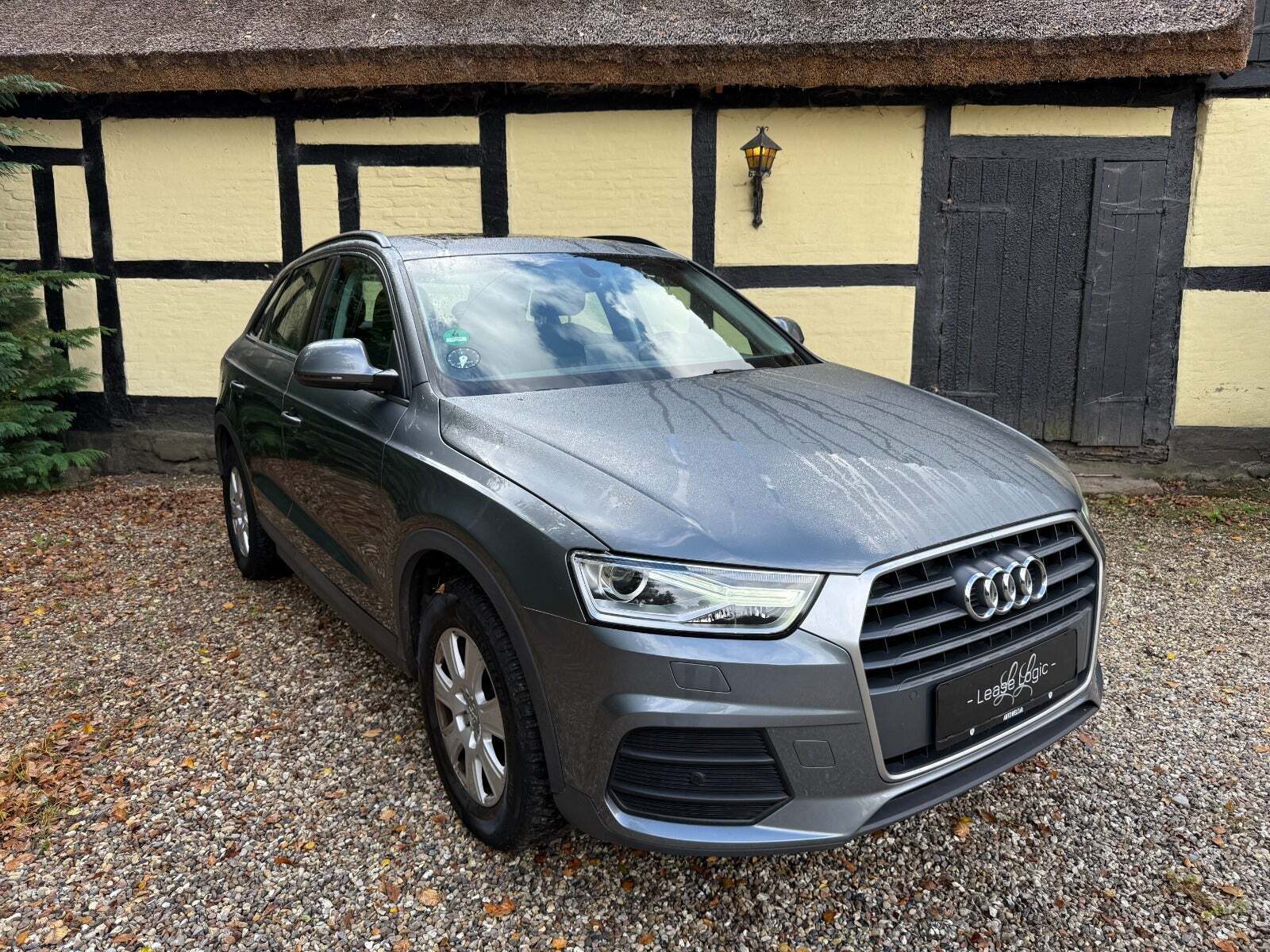 Sølv Audi Q3 fra 2018