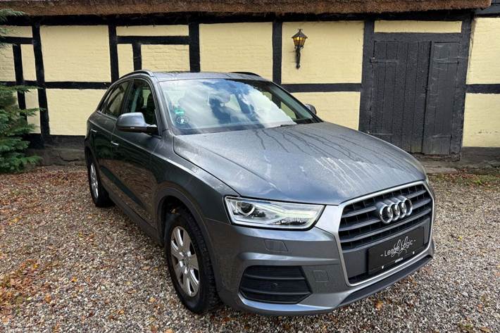 Sølv Audi Q3 fra 2018