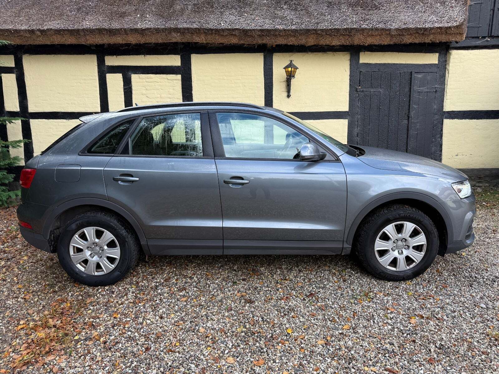 Sølv Audi Q3 fra 2018