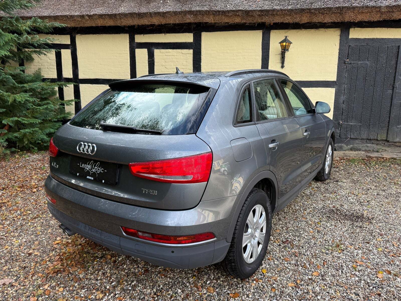 Sølv Audi Q3 fra 2018