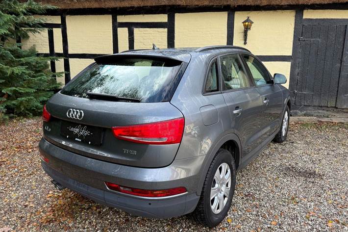 Sølv Audi Q3 fra 2018