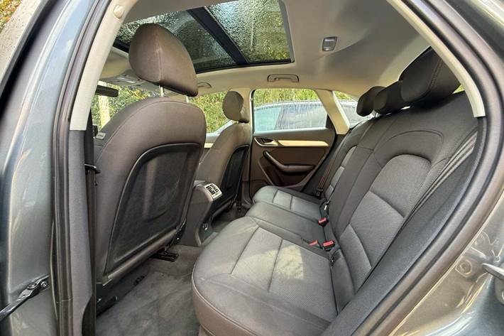 Sølv Audi Q3 fra 2018