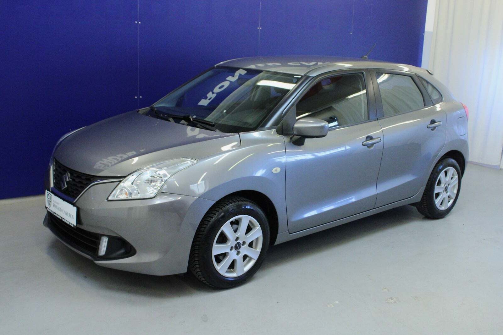 Grå Suzuki Baleno fra 2016