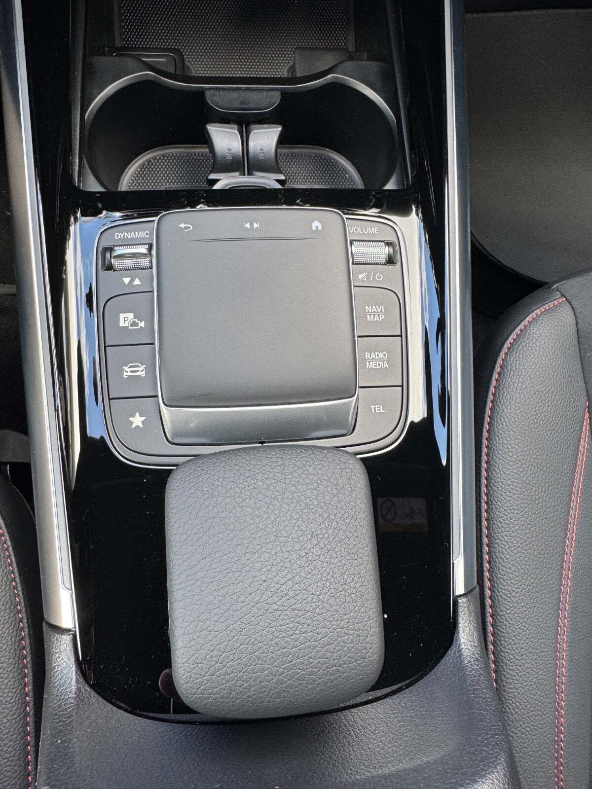 Grå Mercedes EQA350 fra 2024