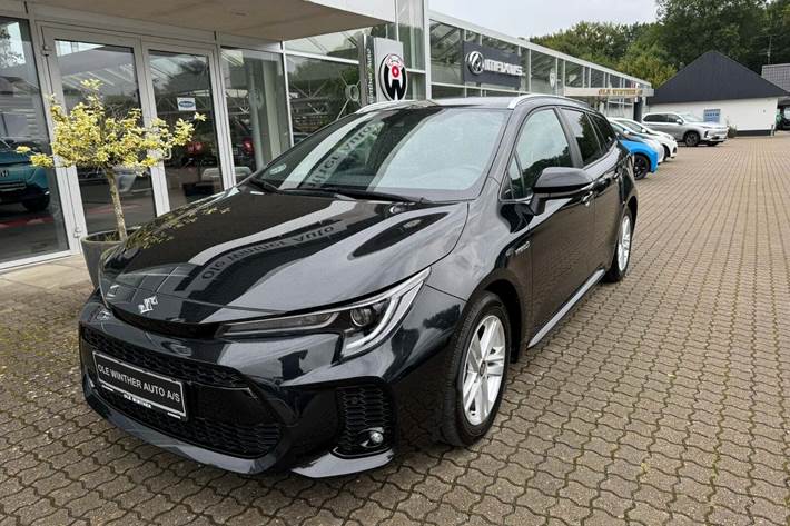 Sort Suzuki Swace fra 2021 set udefra