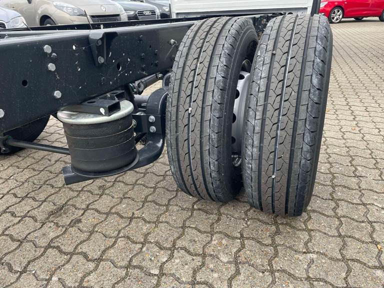 Iveco Daily 3,0 70C21H 4350mm Chassis AG8