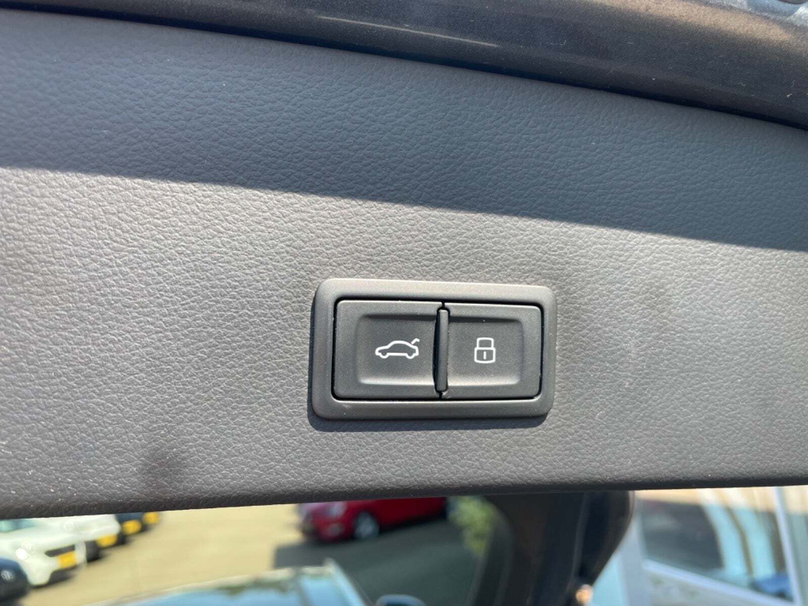 Grå Audi S6 fra 2017