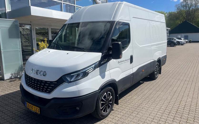 Iveco Daily 2,3 35S16 12m³ Van AG8