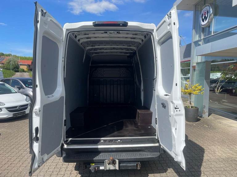 Iveco Daily 2,3 35S16 12m³ Van