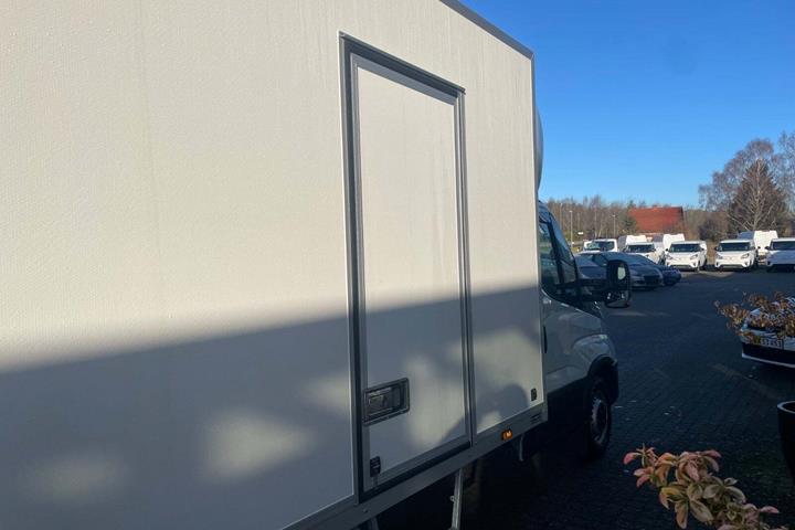 Hvid Iveco Daily fra 2025