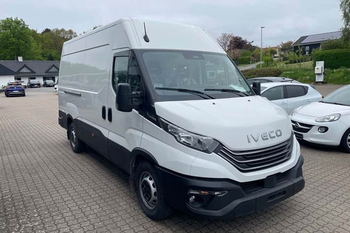 Hvid Iveco Daily fra 2025