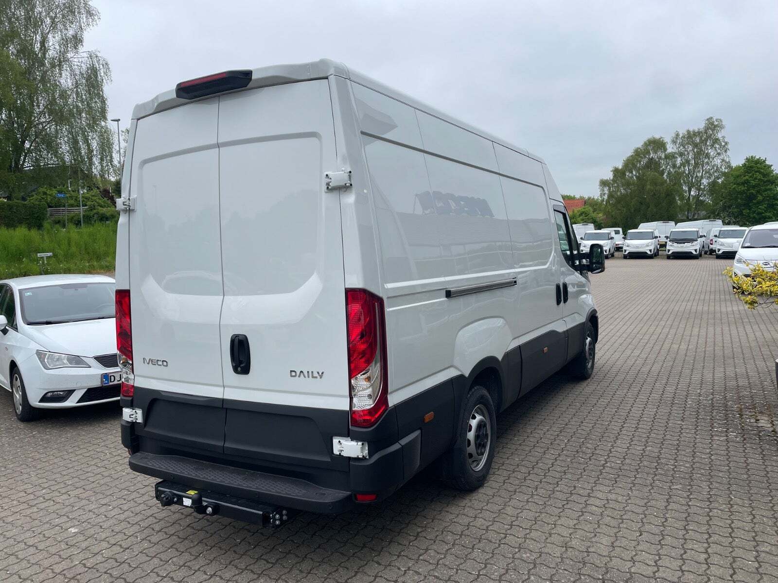 Hvid Iveco Daily fra 2025