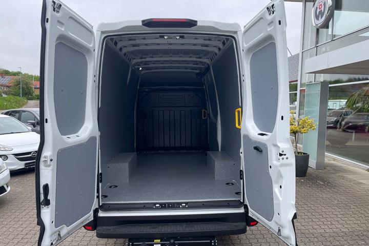 Hvid Iveco Daily fra 2025
