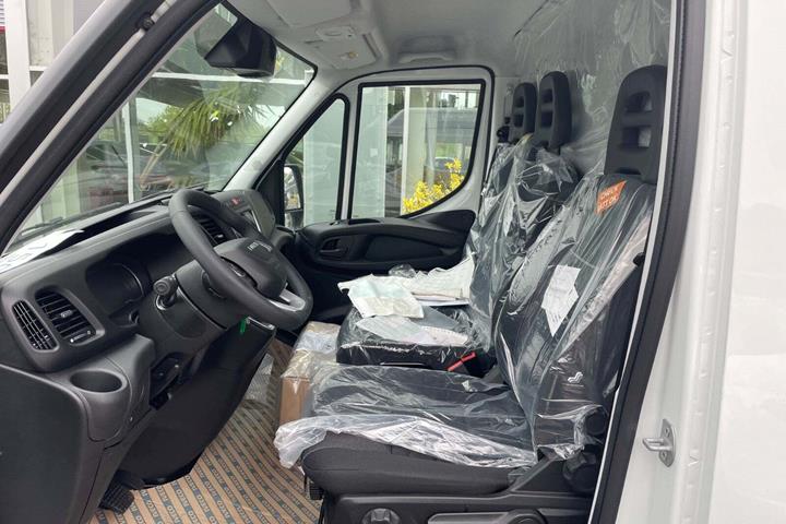Hvid Iveco Daily fra 2025
