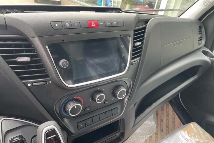 Hvid Iveco Daily fra 2025