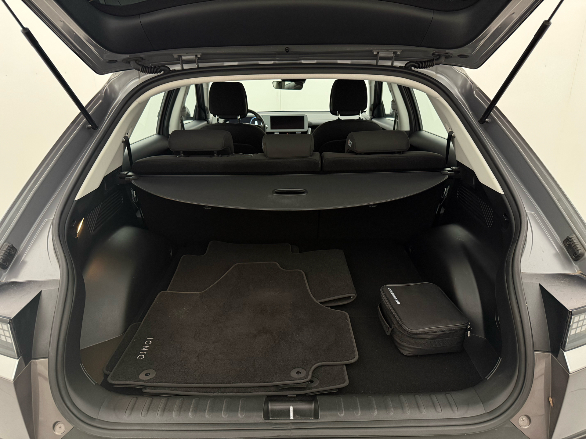 Grå Hyundai Ioniq 5 fra 2022