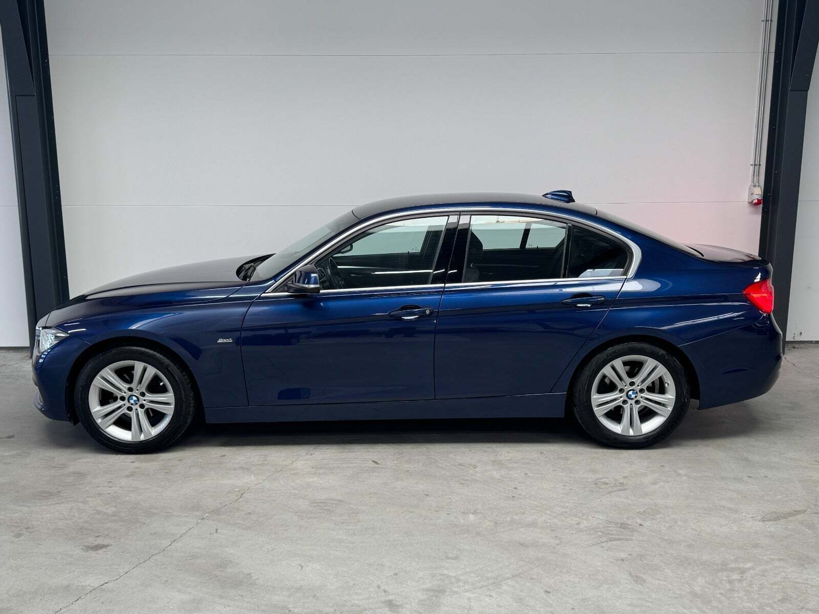 BMW 320i 2,0 Sport Line aut.