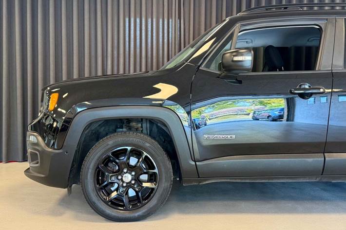 Sort Jeep Renegade fra 2017