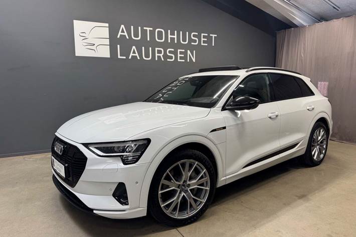 Hvid Audi e-tron fra 2020 set udefra