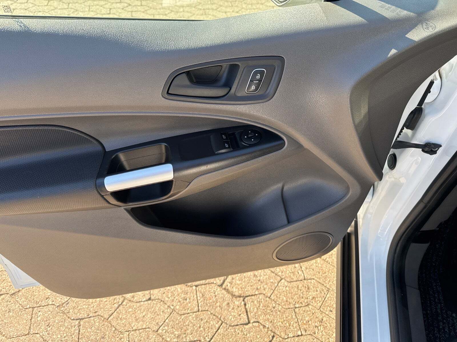 Ford Transit Connect 1,0 SCTi 100 Trend kort