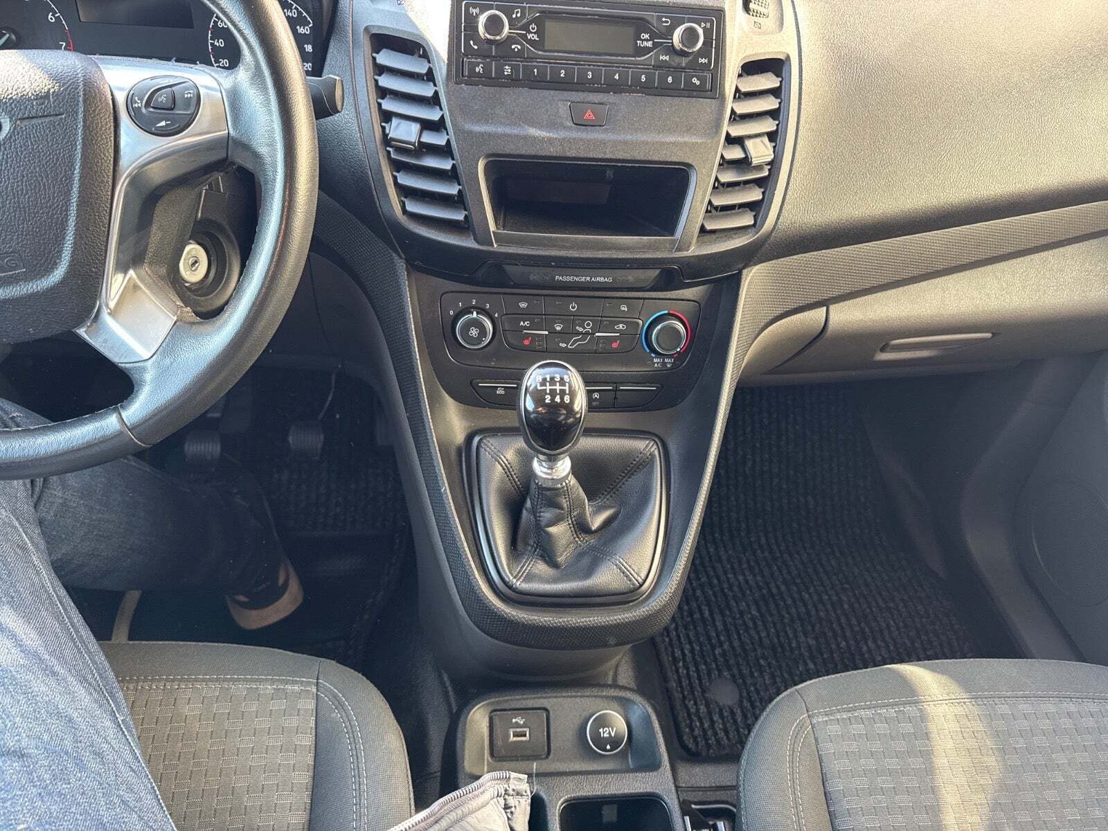 Hvid Ford Transit Connect fra 2018