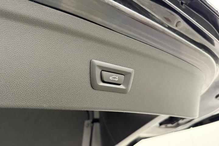 Sort BMW iX fra 2022