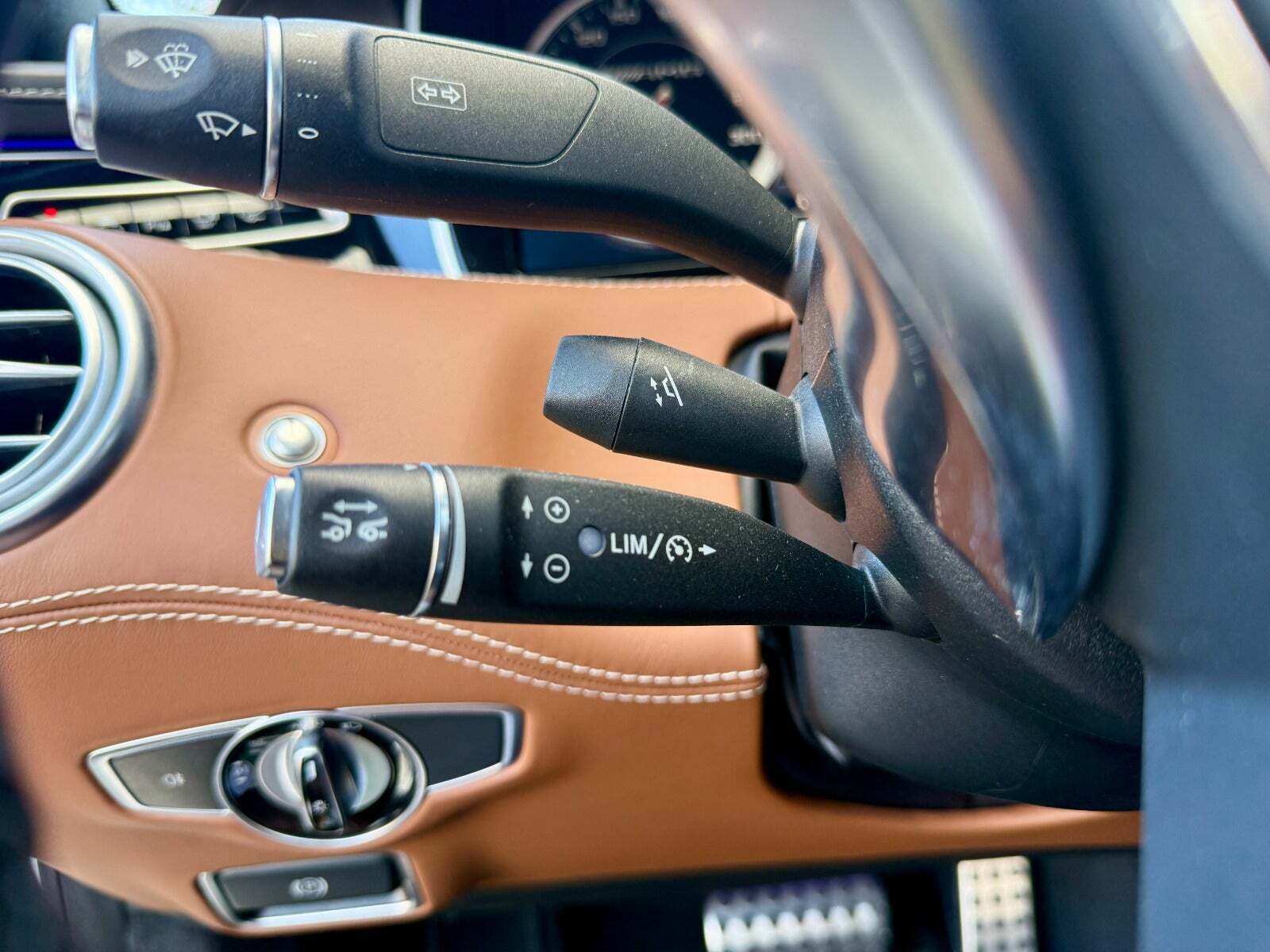 Hvid Mercedes S63 fra 2016