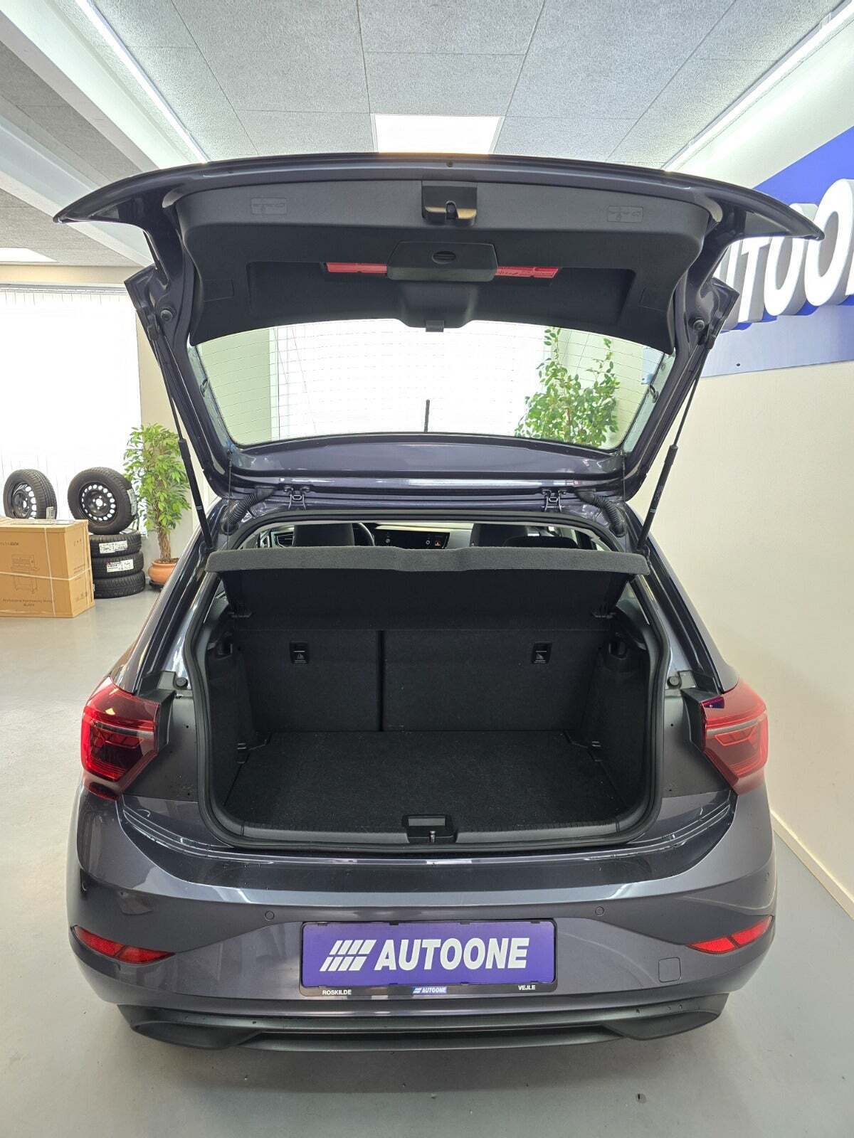 Sort VW Polo fra 2022