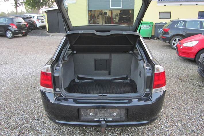 undefined Opel Vectra fra 2006 set udefra