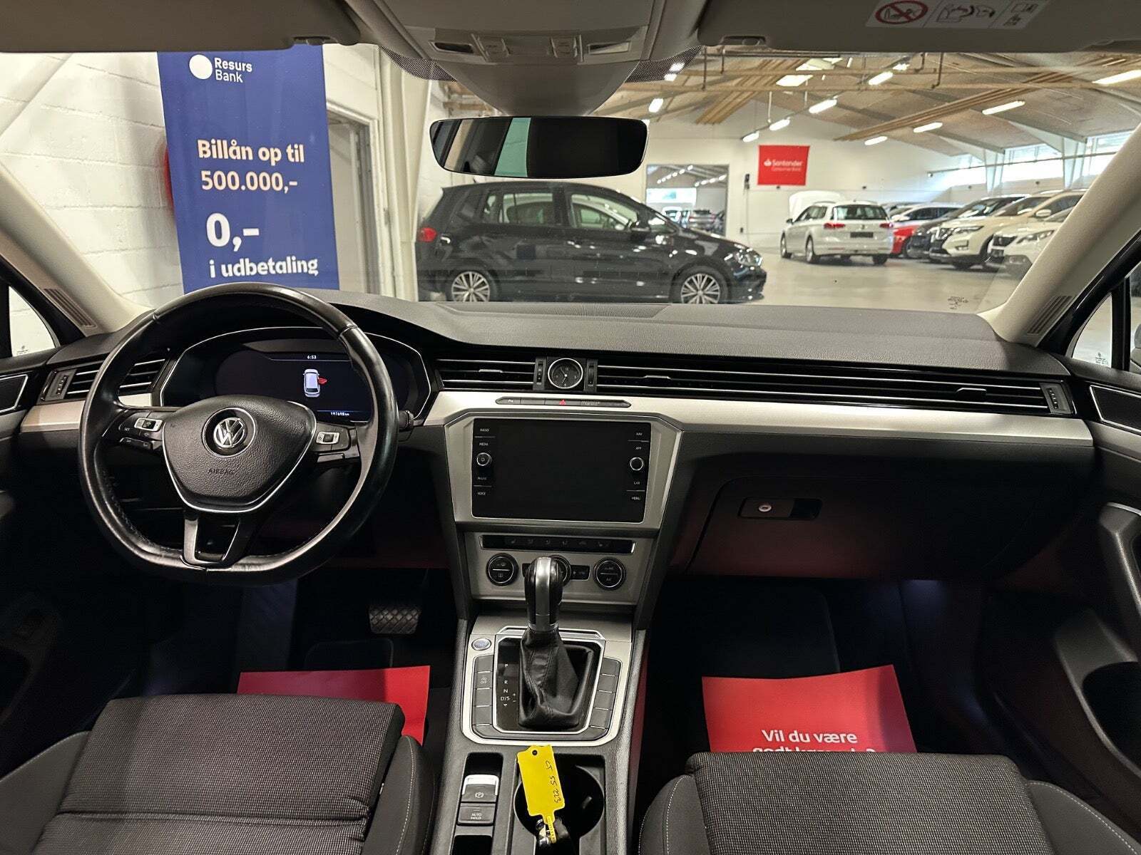Sølv VW Passat fra 2019