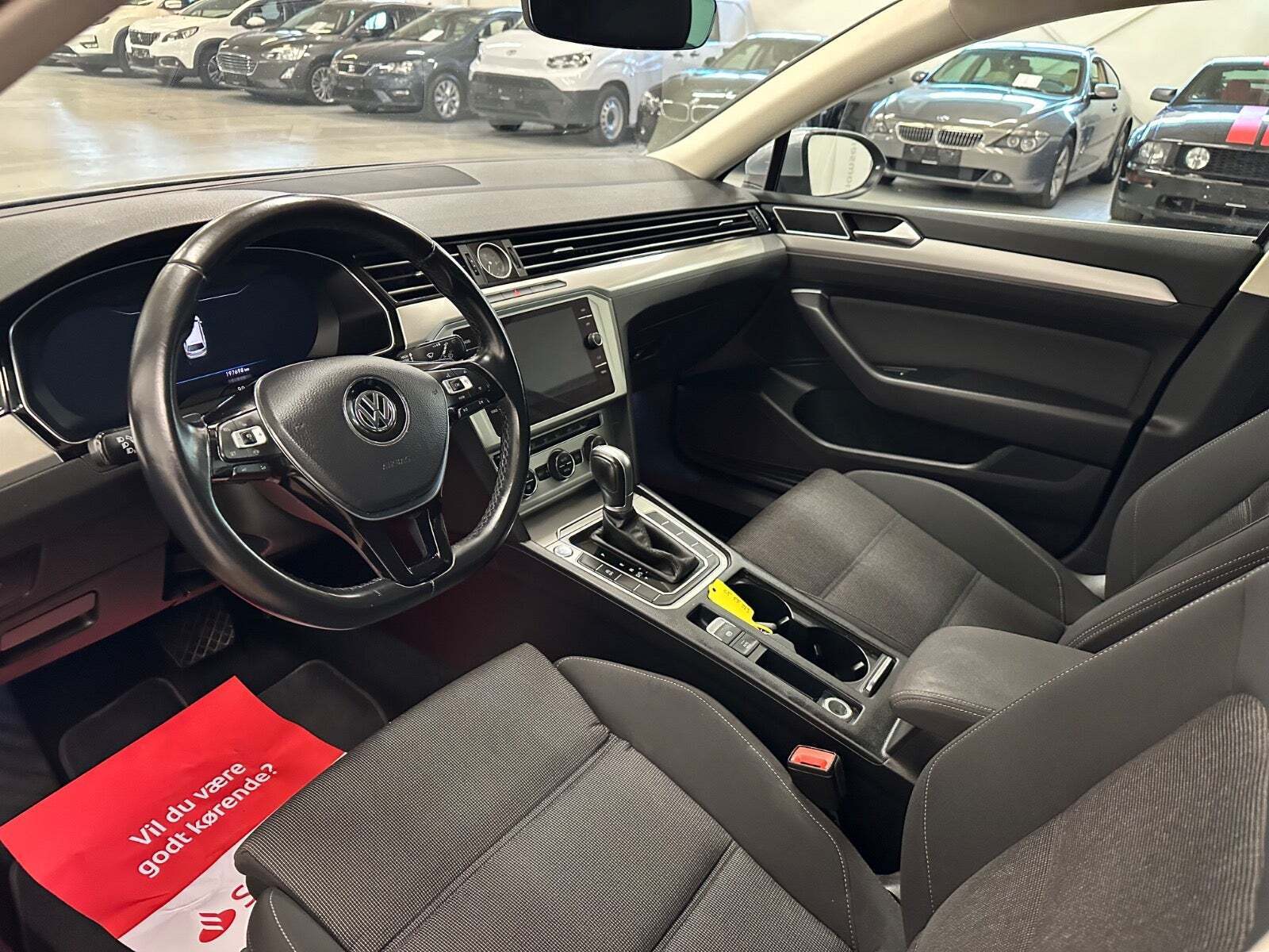 Sølv VW Passat fra 2019