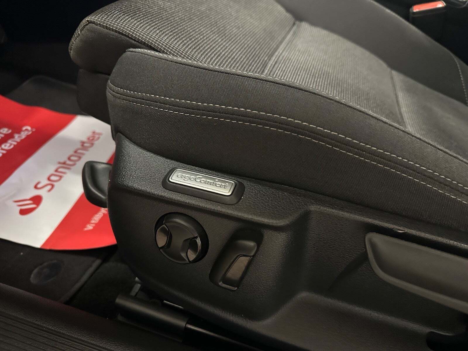 Sølv VW Passat fra 2019