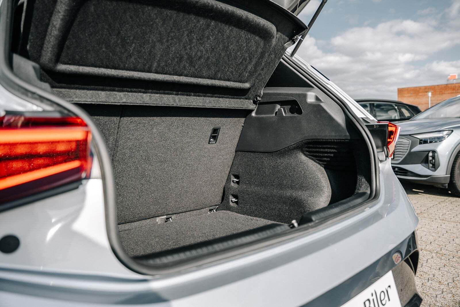 Sølv Cupra Born fra 2023