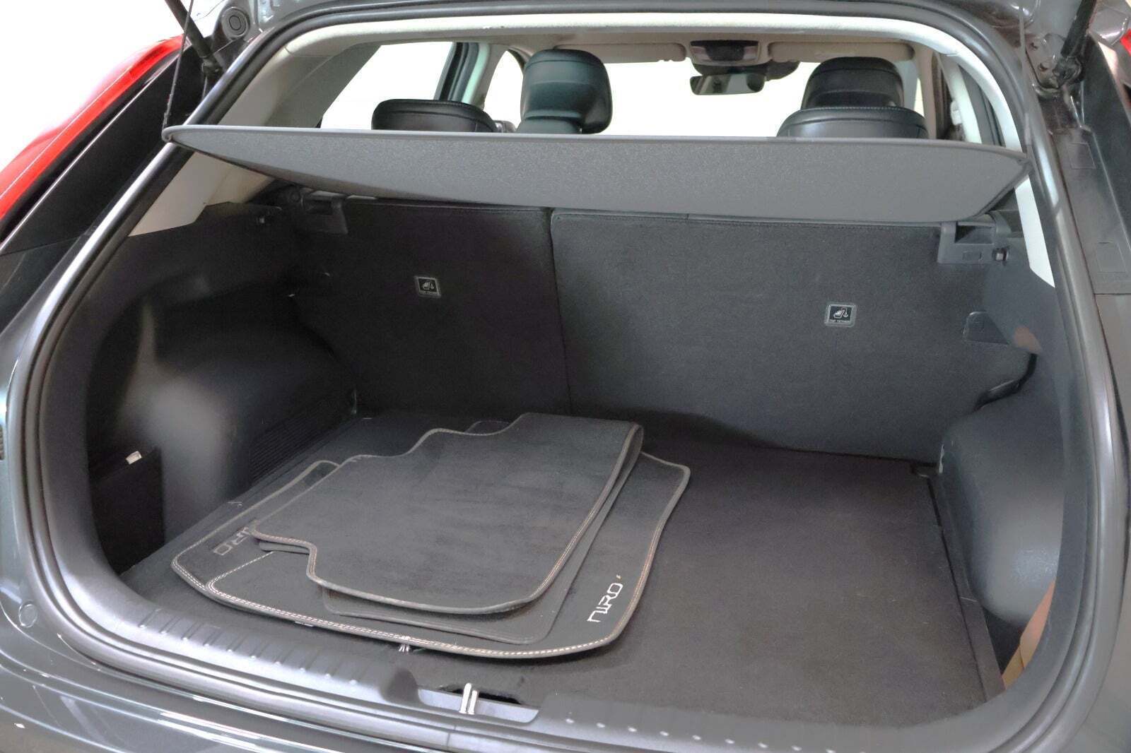 Grå Kia Niro fra 2022