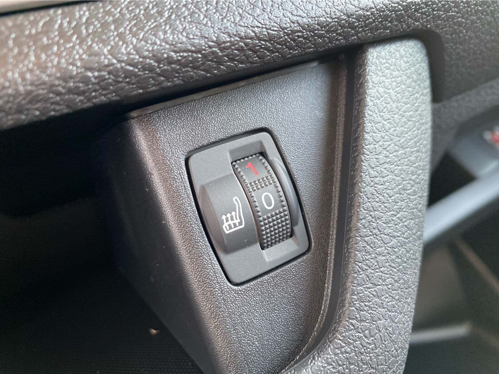 Hvid Opel Vivaro fra 2025