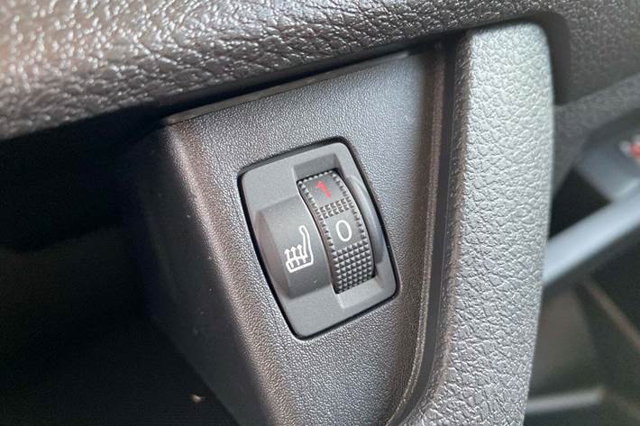 Hvid Opel Vivaro fra 2025