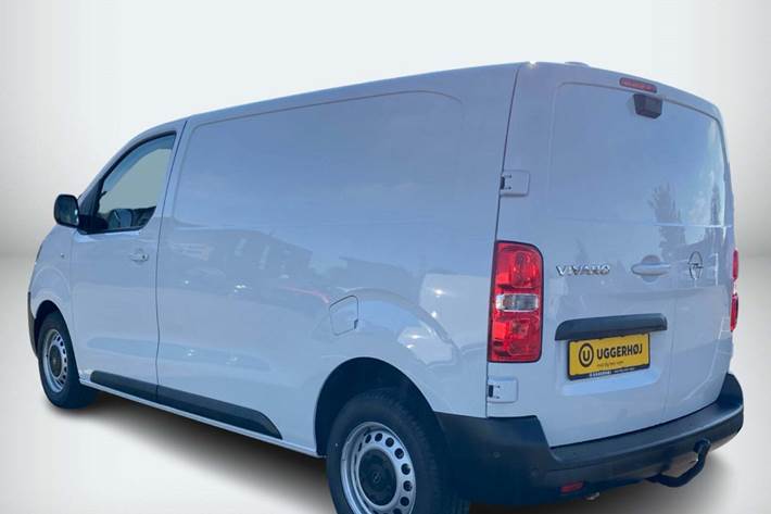 Hvid Opel Vivaro fra 2025 set udefra